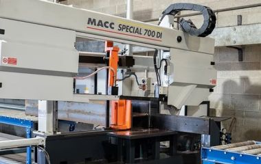 SPECIAL 700: Напівавтоматична Стрічкова Пила MACC для Профі